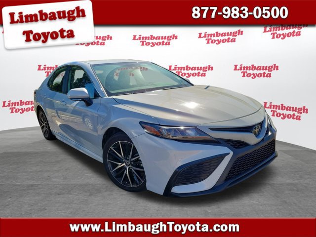 Used 2024 Toyota Camry SE FWD image 1