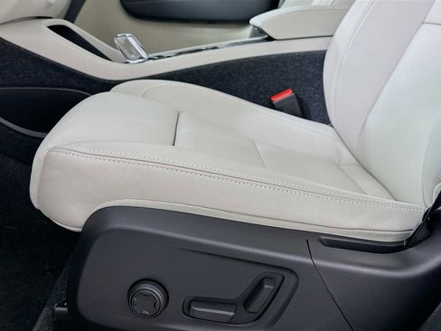 New 2026 Volvo XC40 B5 Plus w/ Protection Package Premier image 17