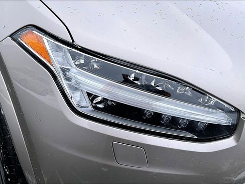 Certified 2023 Volvo XC90 B5 Core w/ Protection Package Premier image 33