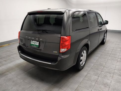 Used 2019 Dodge Grand Caravan SE w/ UConnect Hands-Free Group image 9