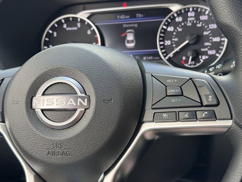 New 2025 Nissan Sentra SV w/ Trunk Package FWD image 12