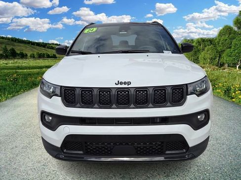 Certified 2024 Jeep Compass Latitude w/ Convenience Group AWD/4WD image 8