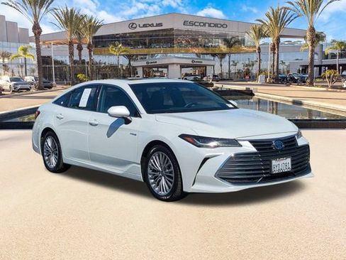 Used 2021 Toyota Avalon Limited w/ Advanced Safety Package FWD image 3