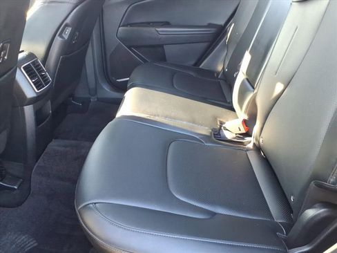 Used 2024 Kia Sportage EX image 16