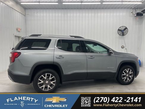 Used 2023 GMC Acadia SLE w/ Driver Convenience Package image 2