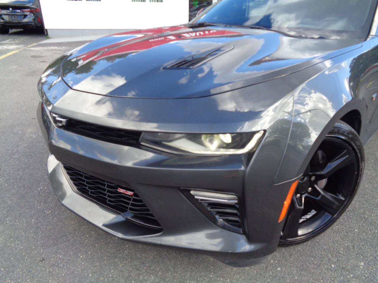 Used 2018 Chevrolet Camaro SS RWD image 18