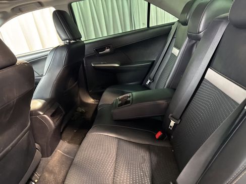 Used 2014 Toyota Camry SE image 14