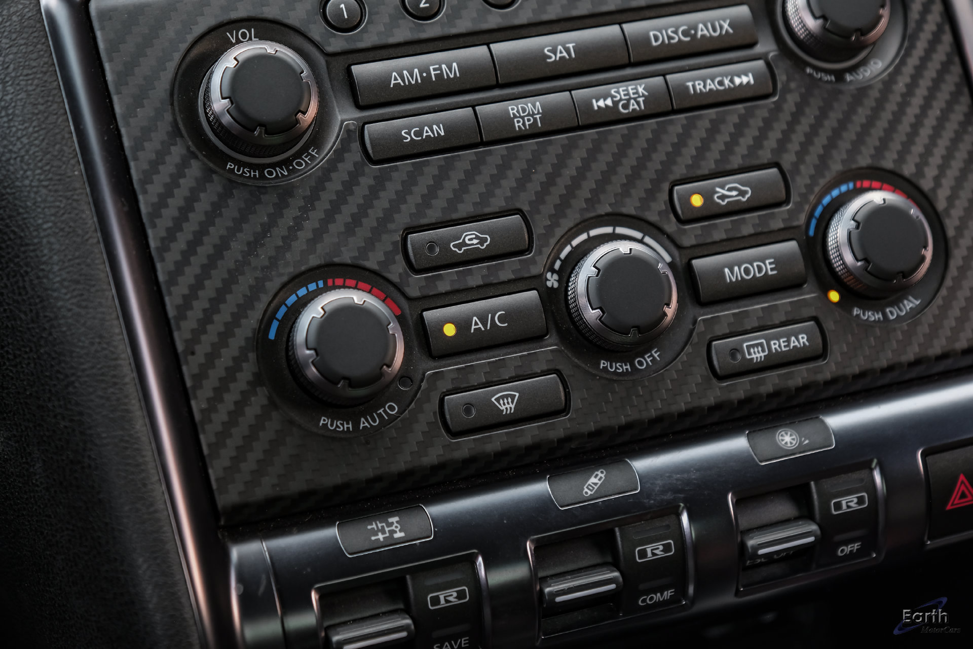 Used 2013 Nissan GT-R Black Edition AWD/4WD image 76