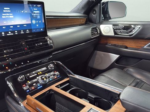 Used 2022 Lincoln Navigator Black Label AWD/4WD image 19
