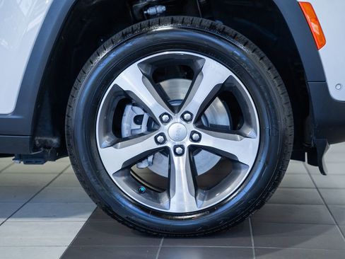 Used 2023 Jeep Grand Cherokee 4WD 4xe w/ Luxury Tech Group II image 22