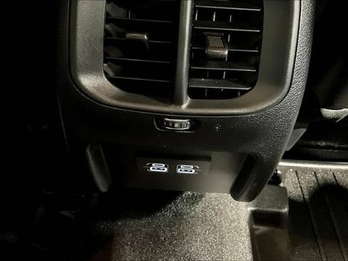 Used 2021 Jeep Cherokee Latitude Plus FWD image 10
