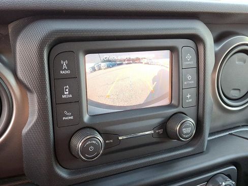 Used 2020 Jeep Wrangler Sport image 22