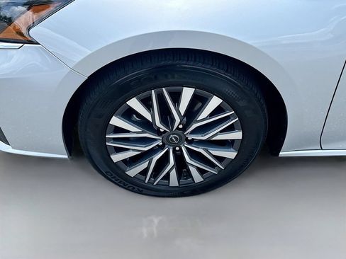 Certified 2025 Nissan Altima 2.5 SV FWD image 25