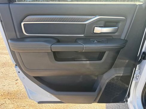 New 2026 RAM 2500 Big Horn AWD/4WD image 17