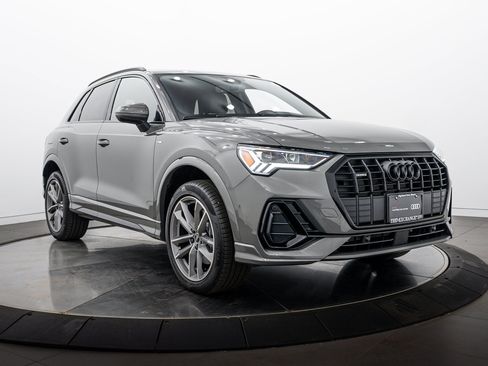Certified 2025 Audi Q3 2.0T Premium w/ Convenience Package AWD/4WD image 2