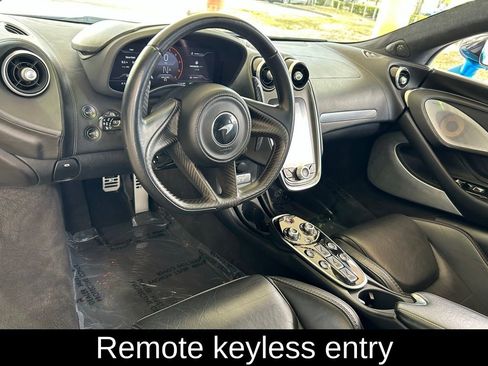 Used 2022 McLaren GT image 14