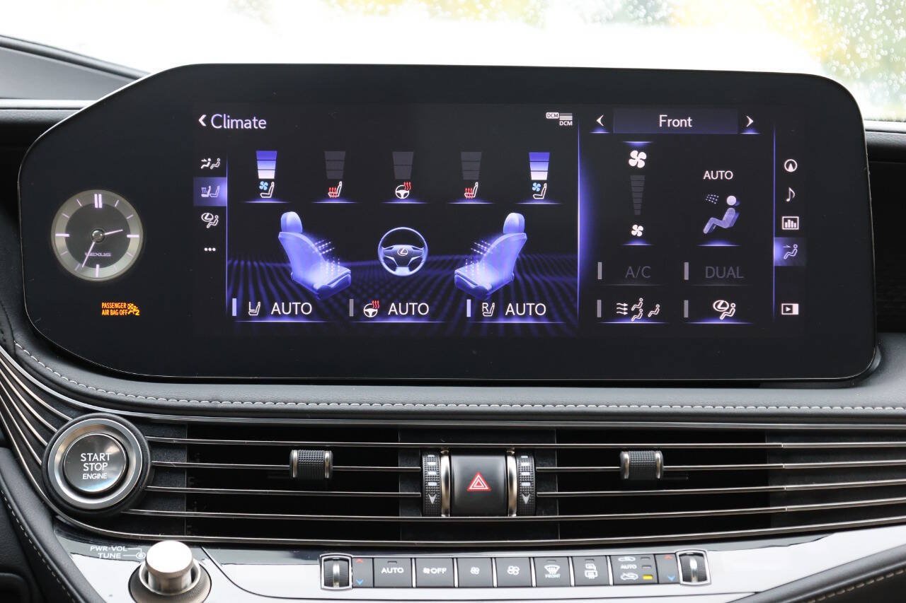 Used 2021 Lexus LS 500 w/ Accessory Package (Z2) RWD image 20