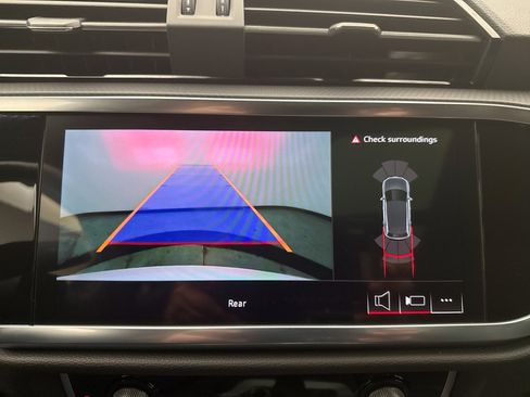 Used 2025 Audi Q3 2.0T Premium image 15