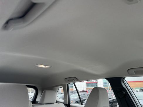 Used 2024 Toyota Corolla Cross L image 25