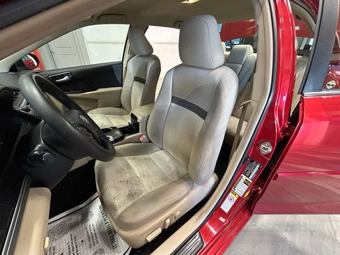 Used 2014 Toyota Camry LE FWD image 8