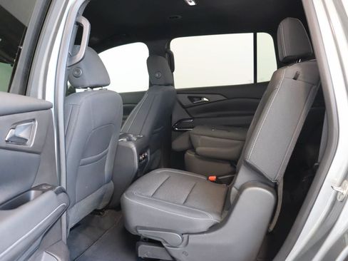 Used 2025 Chevrolet Traverse LT w/ Driver Confidence Package AWD/4WD image 15
