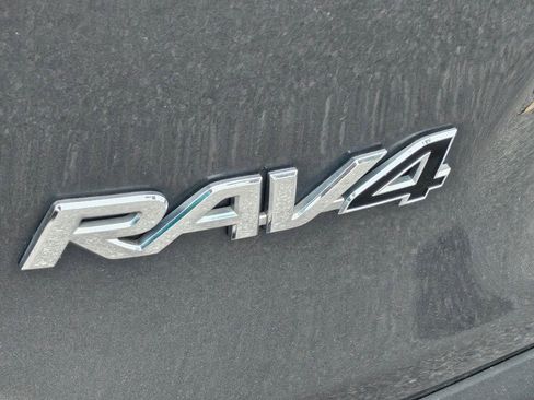 Used 2019 Toyota RAV4 XLE image 28