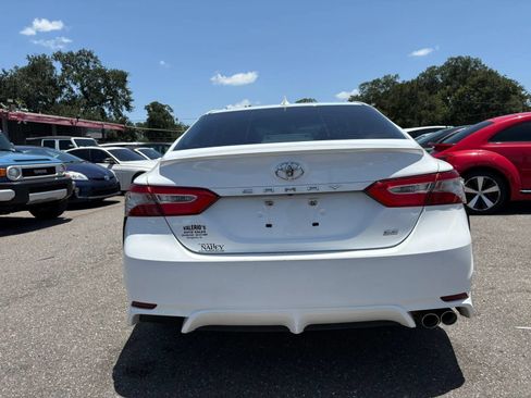 Used 2019 Toyota Camry SE FWD image 7