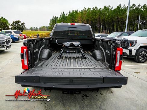 Used 2024 Ford F350 Limited image 11