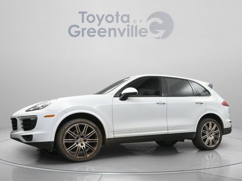 Used 2017 Porsche Cayenne Platinum Edition AWD/4WD image 2