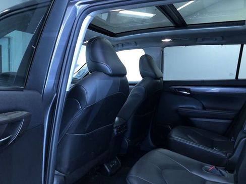 Used 2022 Toyota Highlander Platinum AWD/4WD image 20