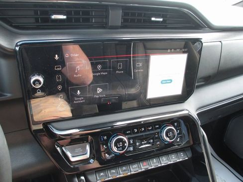 Used 2024 GMC Sierra 1500 AT4X AWD/4WD image 30