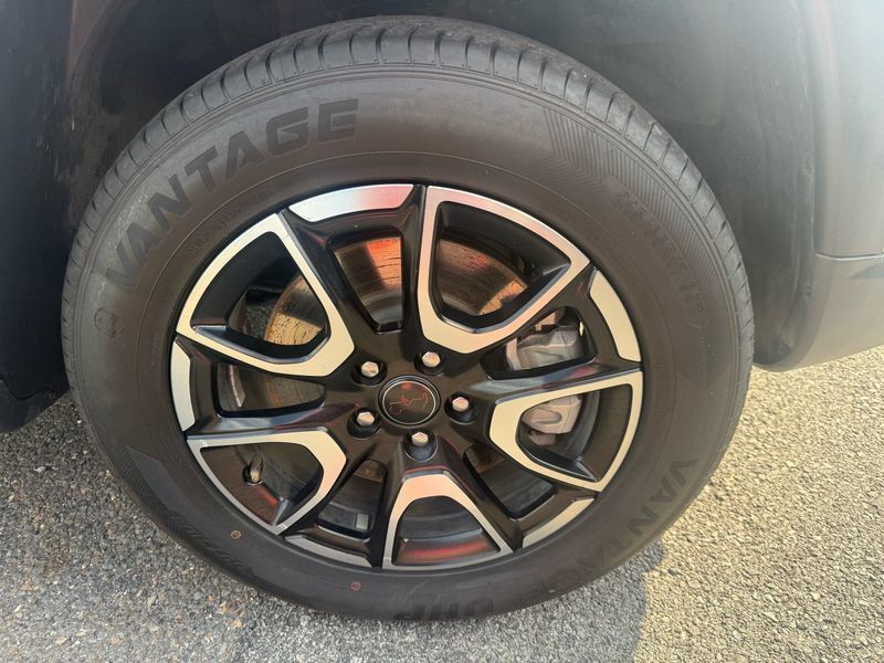 Used 2025 Jeep Compass Trailhawk AWD/4WD image 54