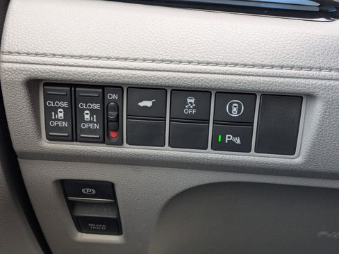 Used 2022 Honda Odyssey Touring image 18