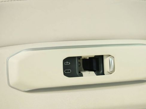 Used 2024 BMW X7 M60i w/ Executive Package AWD/4WD image 35
