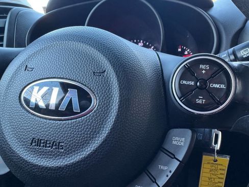 Used 2017 Kia Soul + image 31