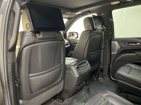 Used 2022 Cadillac Escalade Sport Platinum w/ Heavy-Duty Trailer Package image 16