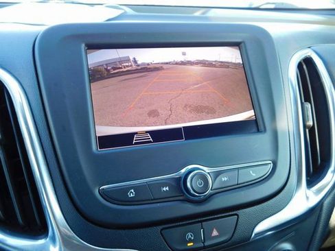 Used 2022 Chevrolet Equinox LT w/ Driver Convenience Package image 35