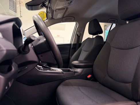 Used 2025 Toyota RAV4 XLE FWD image 12