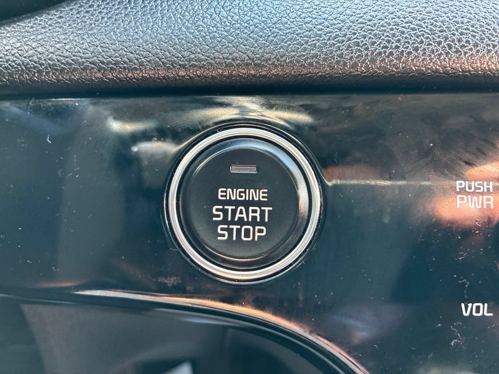 Used 2022 Kia Sportage EX AWD/4WD image 30