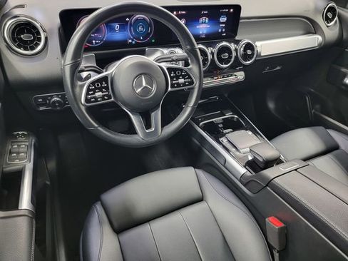 Used 2023 Mercedes-Benz GLB 250 4MATIC image 32