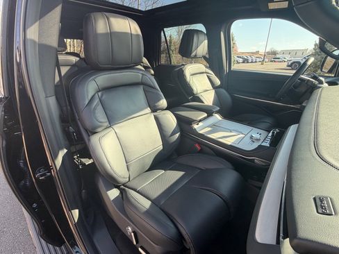 New 2026 Lincoln Navigator L Reserve w/ Jet Appearance Package image 12