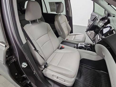 Used 2021 Honda Pilot Touring image 43