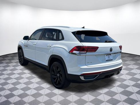 Certified 2023 Volkswagen Atlas Cross Sport SE w/ Black Wheel Package AWD/4WD image 3