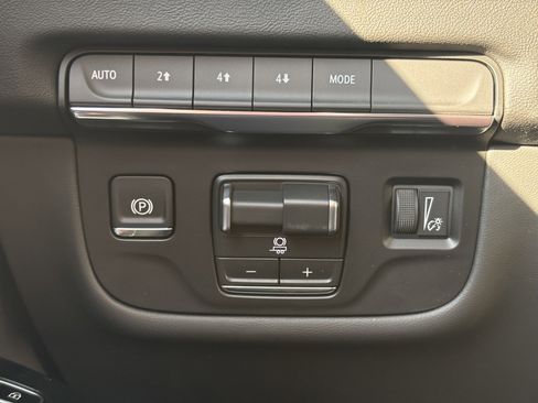 New 2026 Cadillac Escalade Luxury image 32