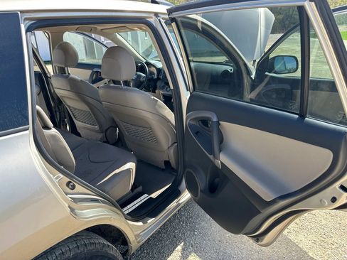 Used 2008 Toyota RAV4 Limited AWD/4WD image 12