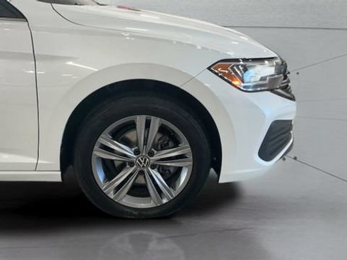 Certified 2023 Volkswagen Jetta SE w/ Panoramic Sunroof Package FWD image 33