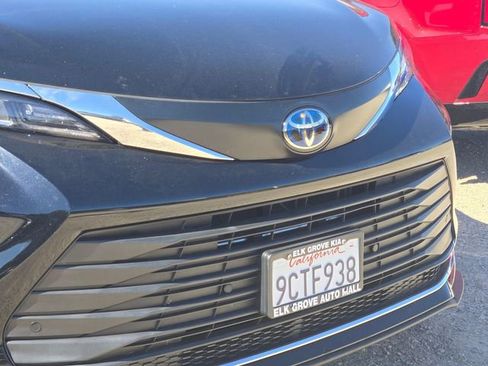 Used 2022 Toyota Sienna XLE AWD/4WD image 5