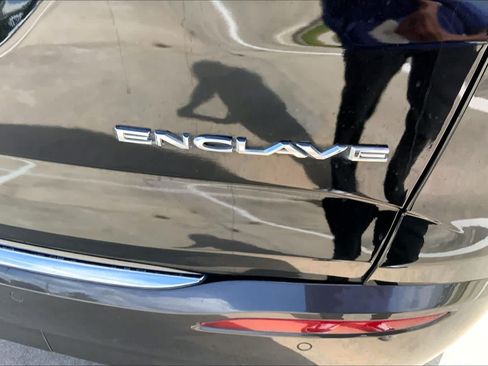 Used 2018 Buick Enclave Avenir w/ Avenir Technology Package FWD image 10
