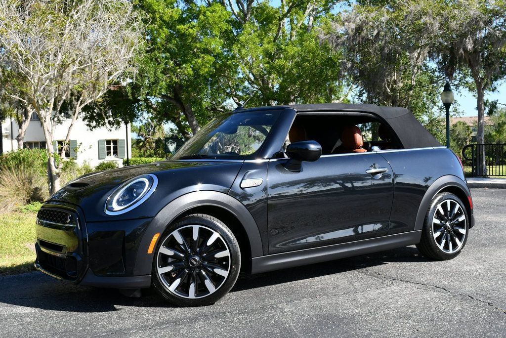 Used 2024 MINI Cooper S w/ Signature Upholstery Package FWD image 2