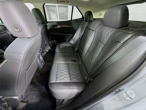 Used 2023 Buick Envision Avenir image 23